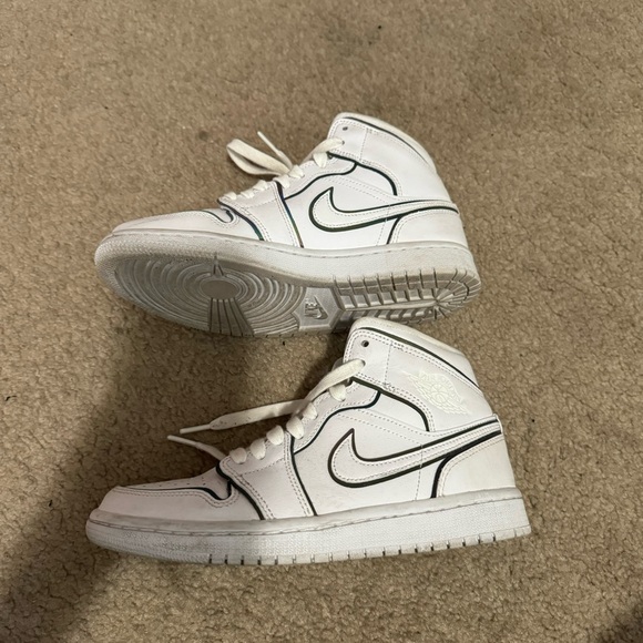 Jordan 1 Mid Iridescent Reflective Shoes - Picture 6 of 8